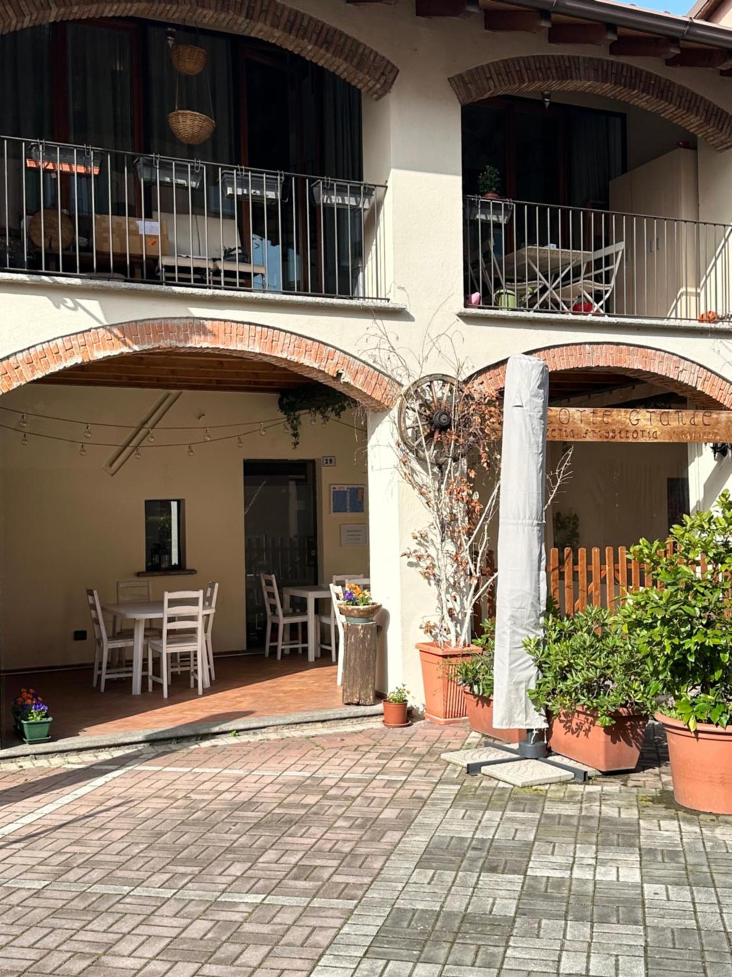 Corte Grande Apartment Lipomo Eksteriør bilde